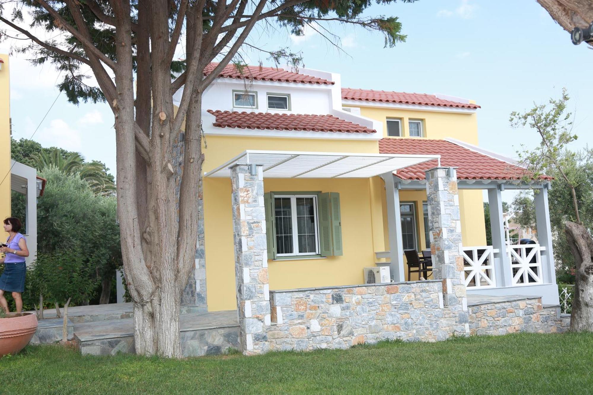 Sea Sun Aparthotel Plomari Room photo